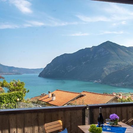 Happy Guest Apartments - Lake Panorama & Pool Riva di Solto Bagian luar foto