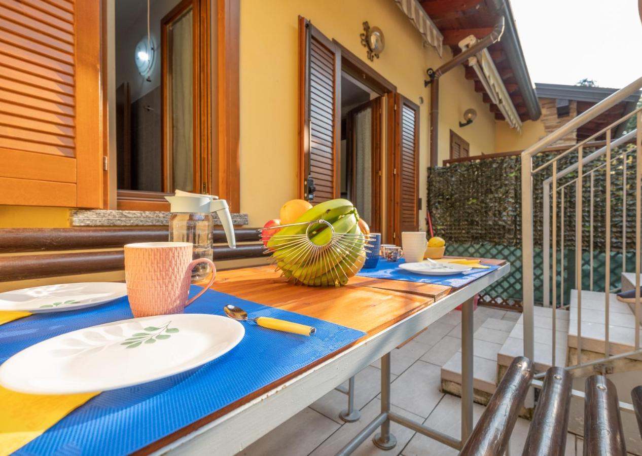 Happy Guest Apartments - Lake Panorama & Pool Riva di Solto Bagian luar foto